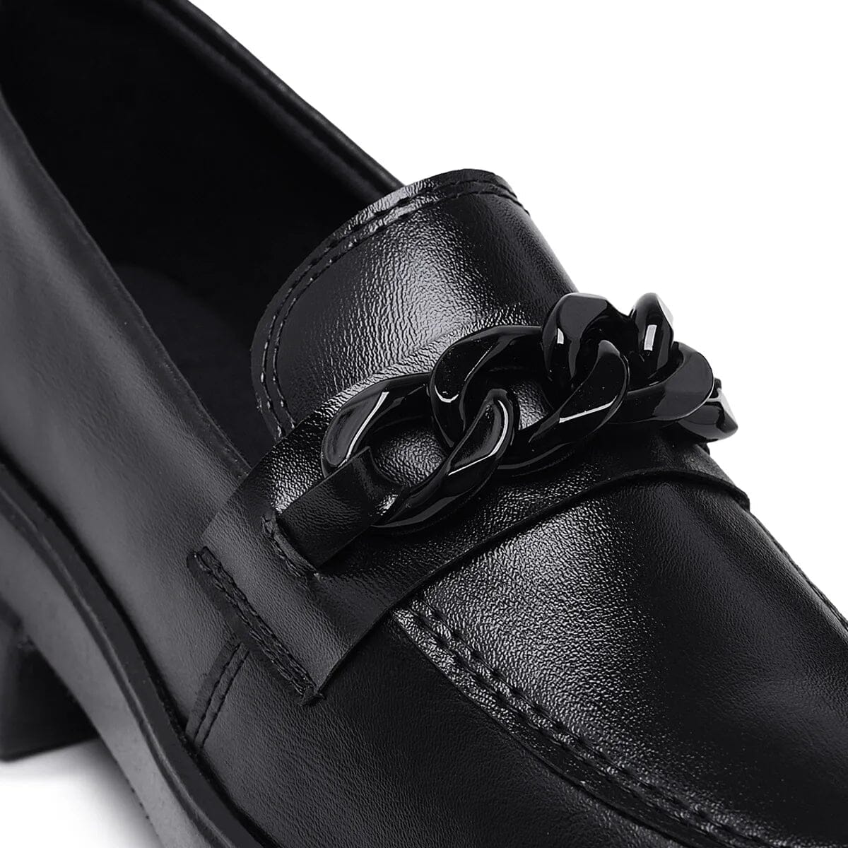 Mocassim Tratorado com Corrente